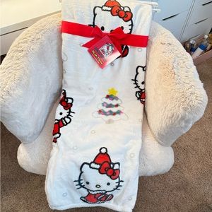 NEW Hello Kitty Christmas Throw